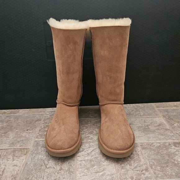 UGG Bailey Bow Tall II Women Boots Size 6 Chestnut Suede Shearling 1016434 - Picture 6 of 7